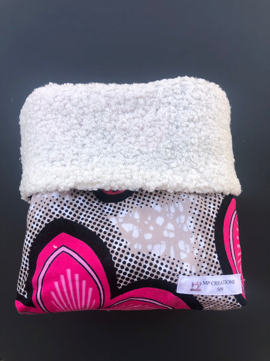 Lot lingettes + panière + trousse de toilette + bavoir bandana Fleurs roses