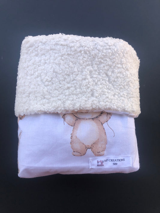 Lot lingettes + panière + trousse de toilette + bavoir bandana Oursons