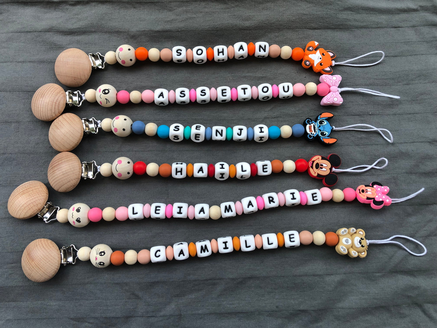 Attaches tétines personnalisés